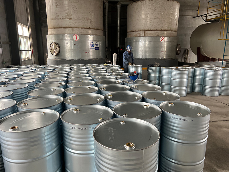 酯化産(chǎn)品灌裝間 